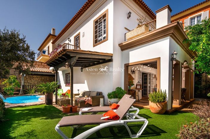 Image No.1-4 Bed Villa for sale