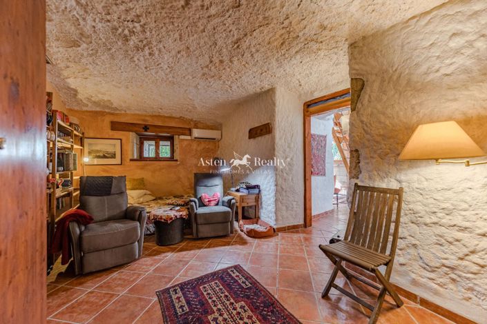 Image No.11-6 Bed Villa for sale