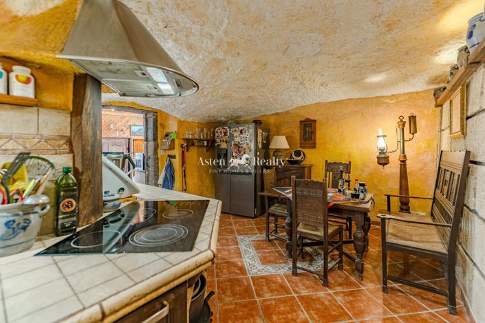 Image No.14-6 Bed Villa for sale