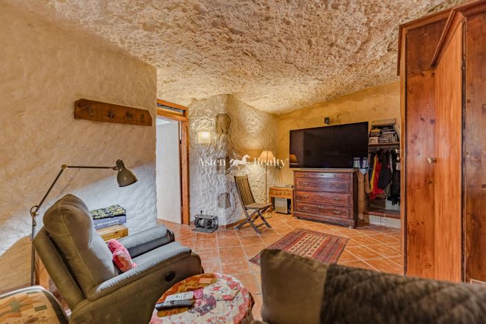 Image No.15-6 Bed Villa for sale