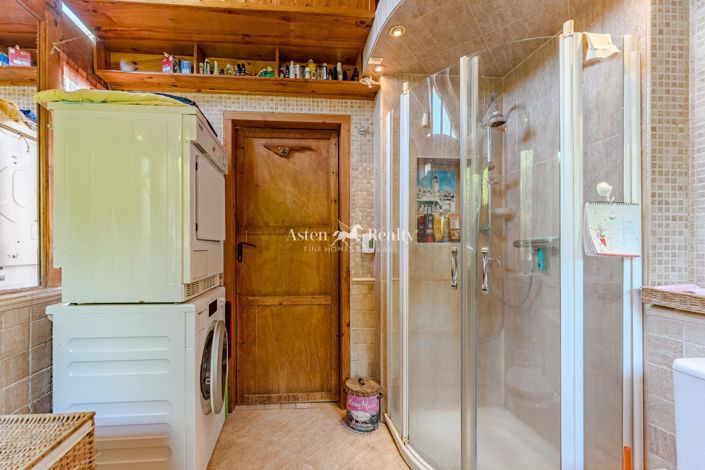 Image No.17-6 Bed Villa for sale