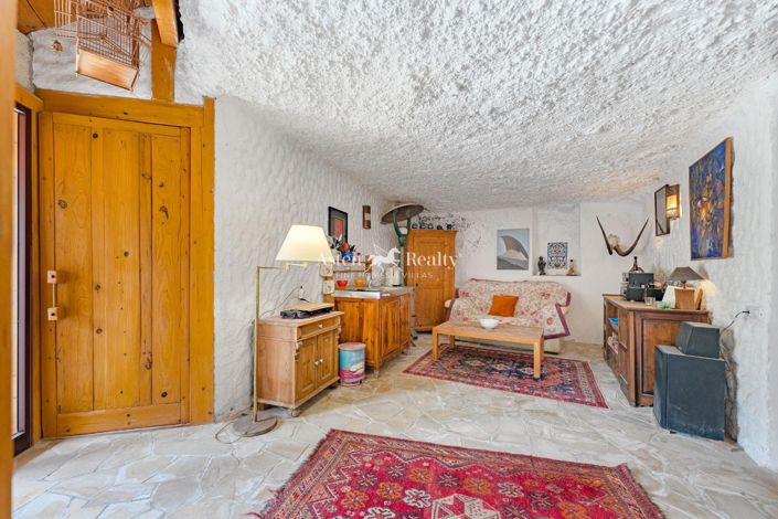 Image No.27-6 Bed Villa for sale