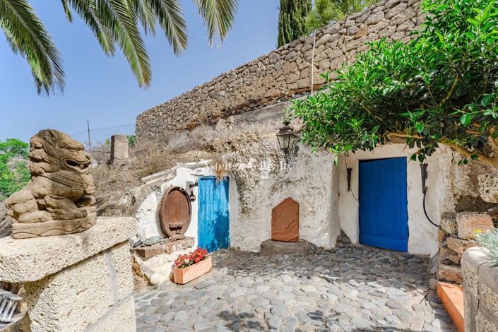 Image No.31-6 Bed Villa for sale