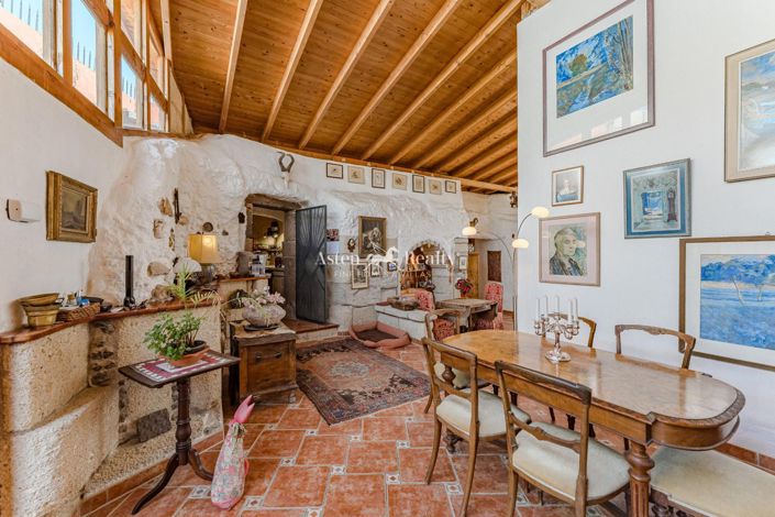 Image No.9-6 Bed Villa for sale