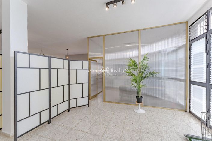 Image No.12-2 Bed House for sale