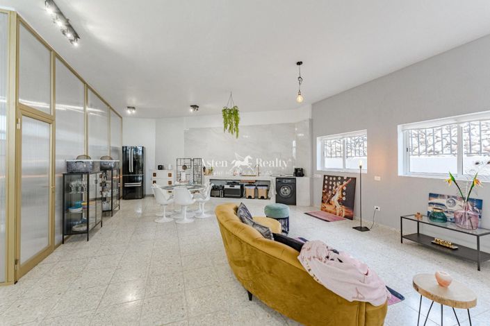 Image No.20-2 Bed House for sale