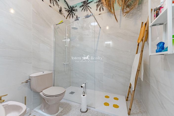 Image No.25-2 Bed House for sale