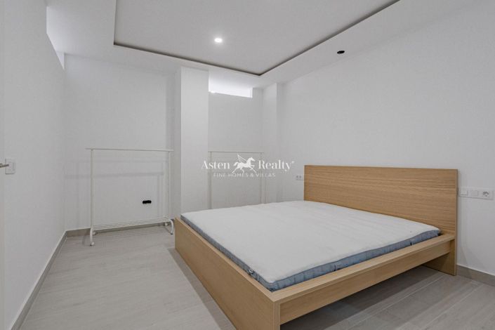 Image No.11-1 Bed Flat for sale