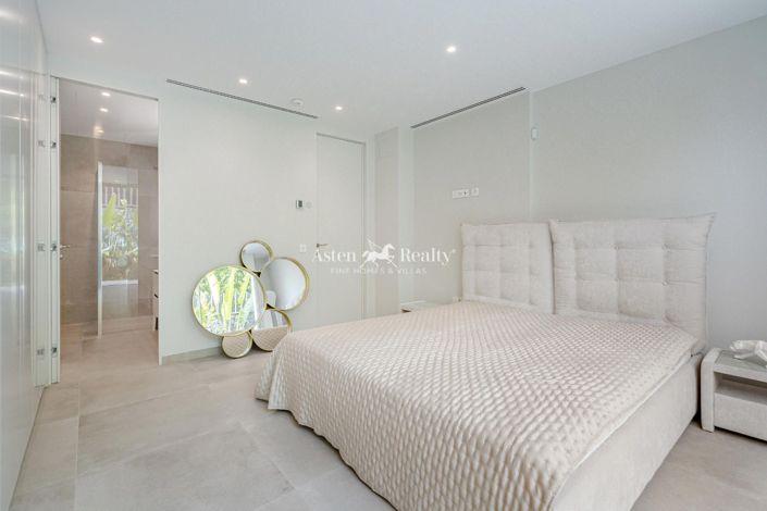 Image No.20-4 Bed Villa for sale