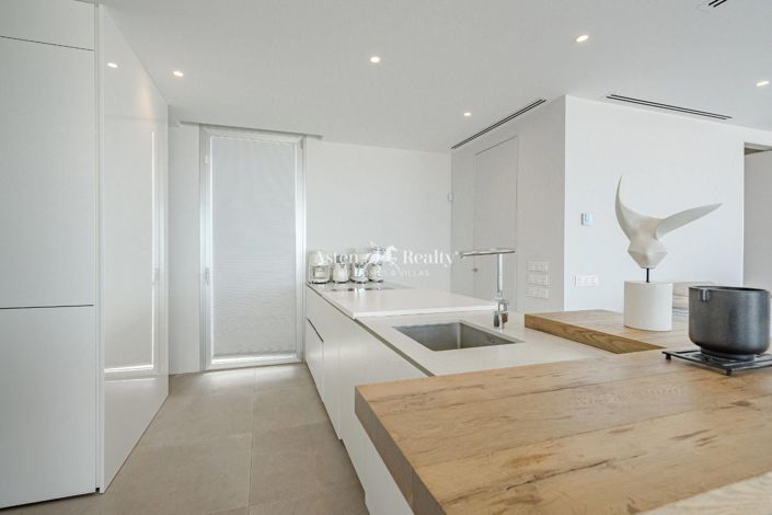 Image No.29-4 Bed Villa for sale