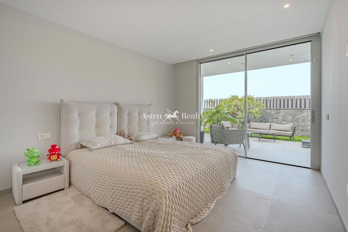 Image No.8-4 Bed Villa for sale