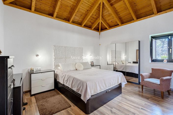 Image No.11-5 Bed House for sale