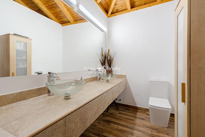 Image No.13-5 Bed House for sale