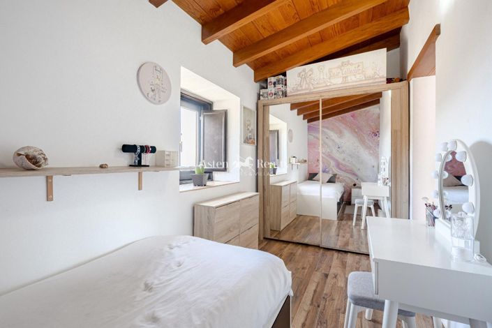 Image No.16-5 Bed House for sale