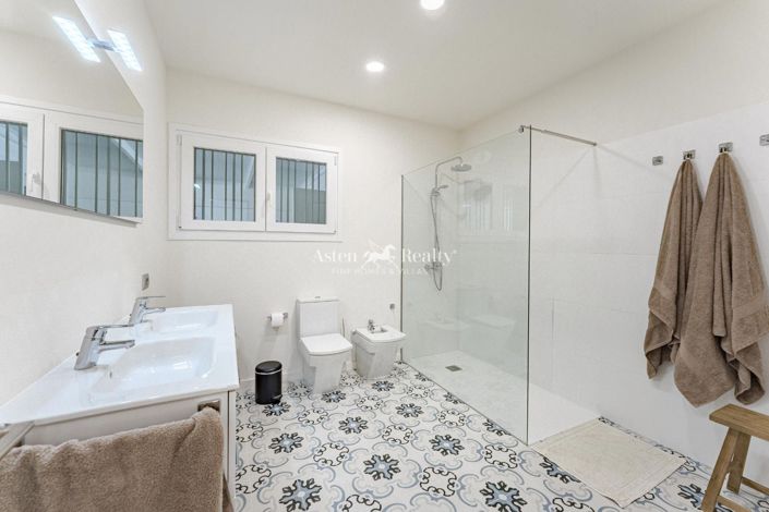 Image No.22-3 Bed Villa for sale