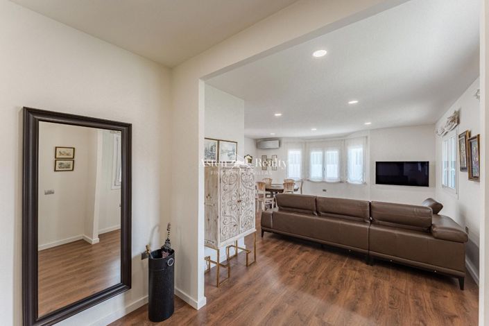 Image No.7-3 Bed Villa for sale