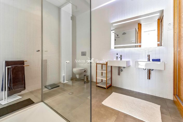 Image No.11-2 Bed Flat for sale