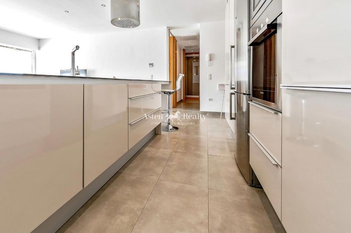 Image No.7-2 Bed Flat for sale