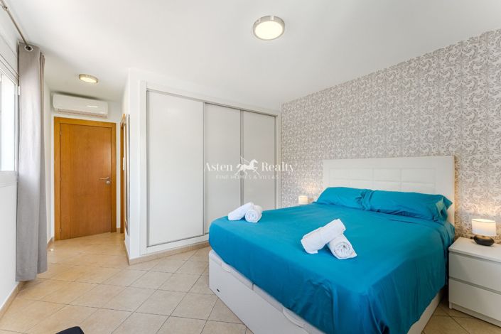 Image No.12-4 Bed House for sale