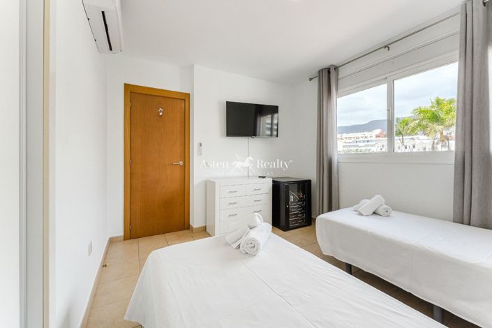 Image No.16-4 Bed House for sale