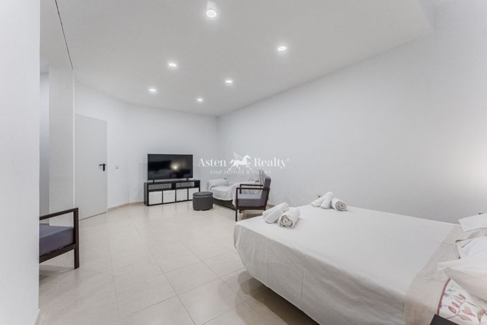 Image No.23-4 Bed House for sale