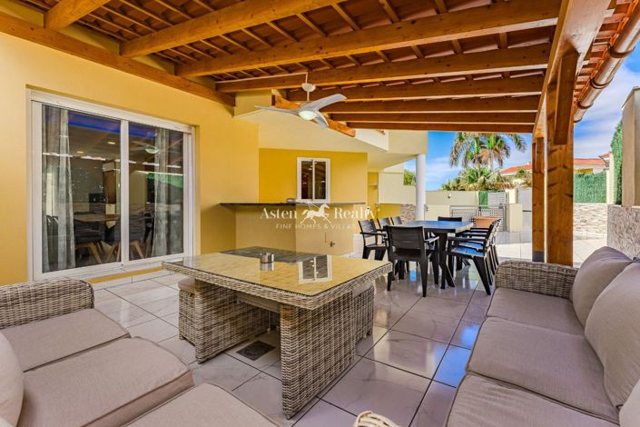 Image No.4-4 Bed House for sale