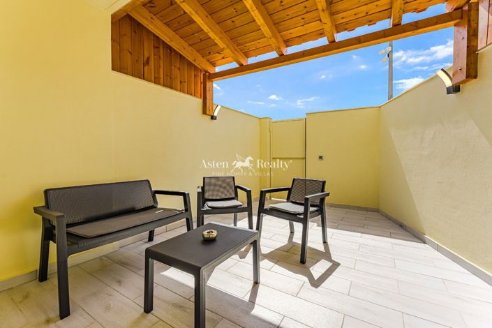 Image No.6-4 Bed House for sale