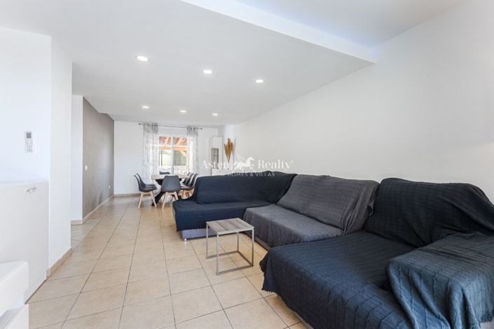 Image No.7-4 Bed House for sale