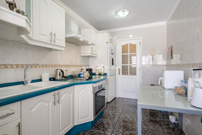 Image No.11-3 Bed Flat for sale