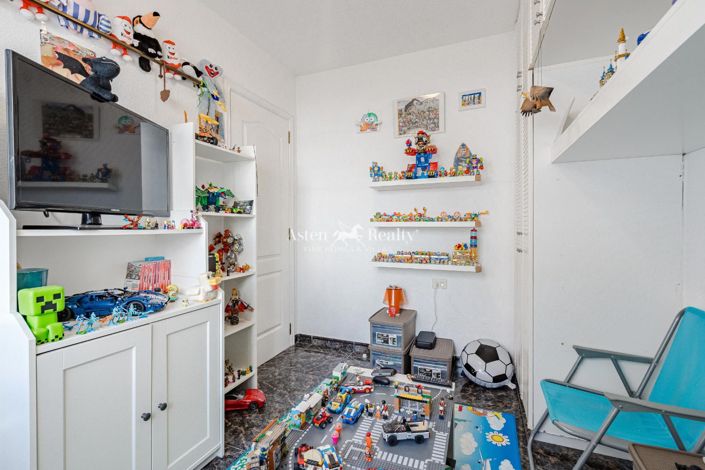 Image No.5-3 Bed Flat for sale