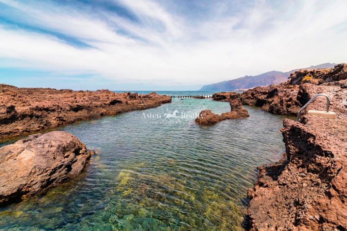 Image No.4-6 Bed House for sale