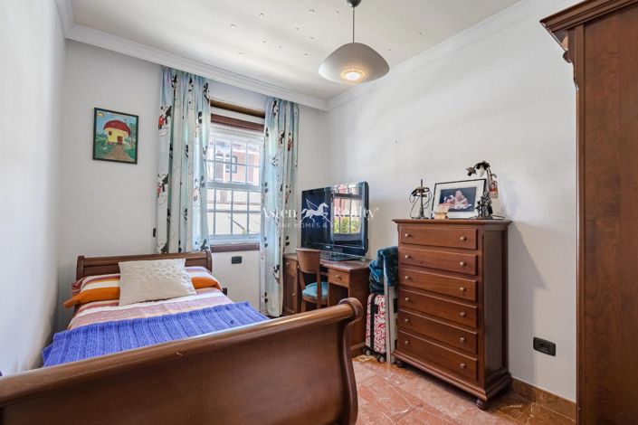 Image No.17-3 Bed House for sale