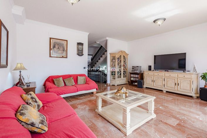 Image No.4-3 Bed House for sale