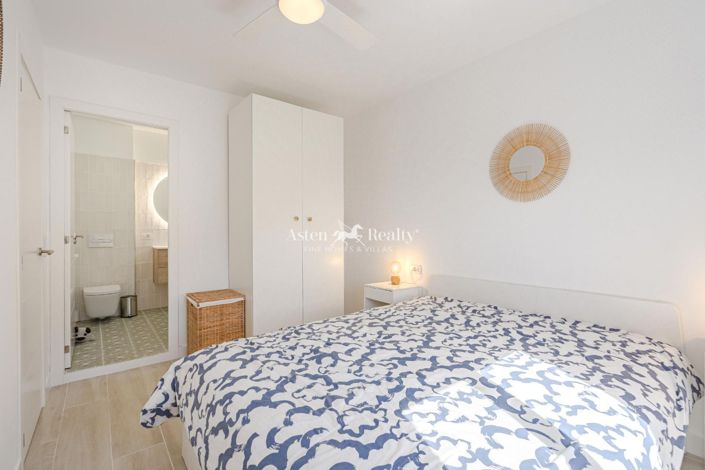 Image No.17-5 Bed Villa for sale