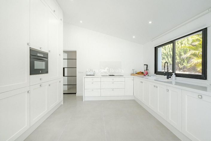 Image No.27-5 Bed Villa for sale