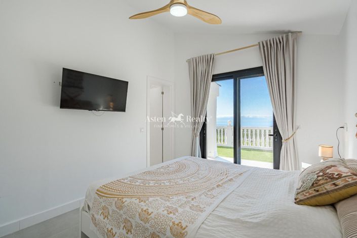 Image No.28-5 Bed Villa for sale