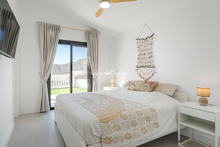 Image No.29-5 Bed Villa for sale