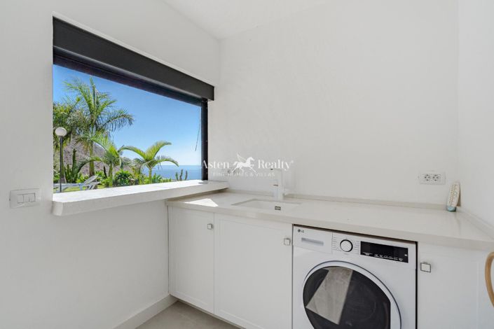 Image No.8-5 Bed Villa for sale