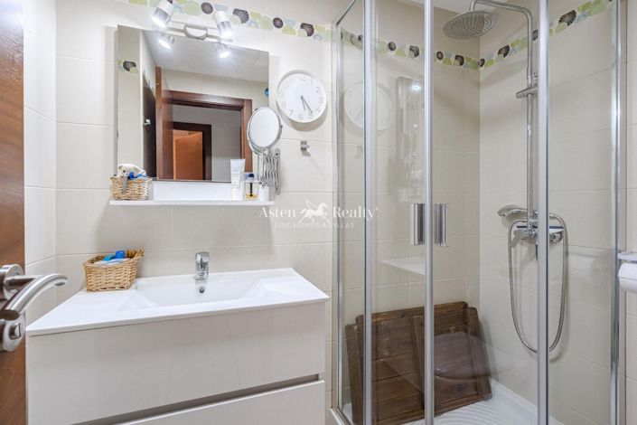 Image No.12-3 Bed House for sale