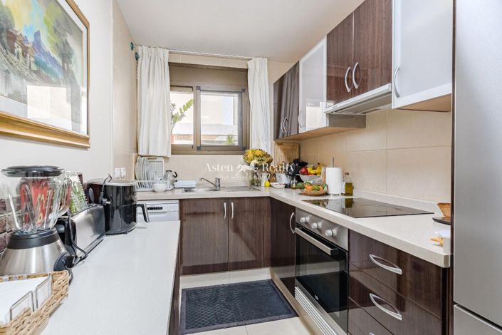 Image No.5-3 Bed House for sale