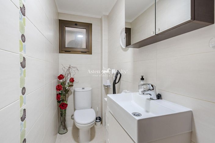 Image No.6-3 Bed House for sale