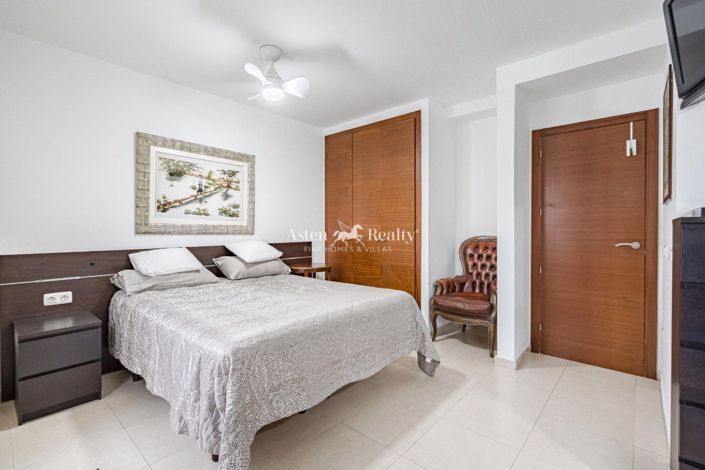 Image No.9-3 Bed House for sale