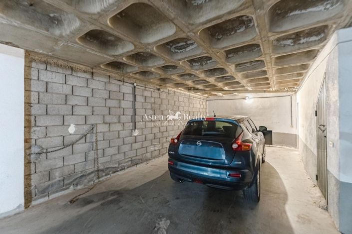 Image No.25-4 Bed House for sale