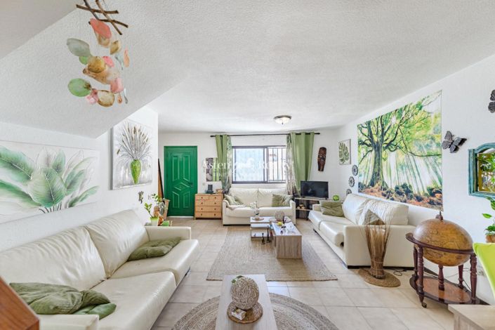 Image No.3-4 Bed House for sale