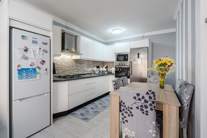 Image No.5-2 Bed Flat for sale