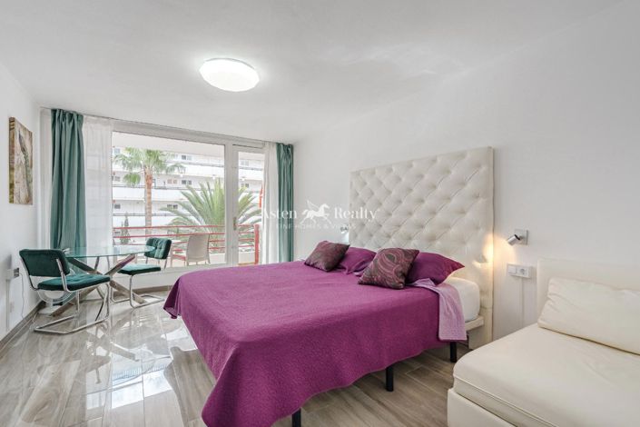 Image No.8-Studio for sale