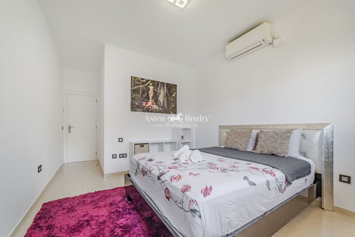 Image No.17-3 Bed Villa for sale