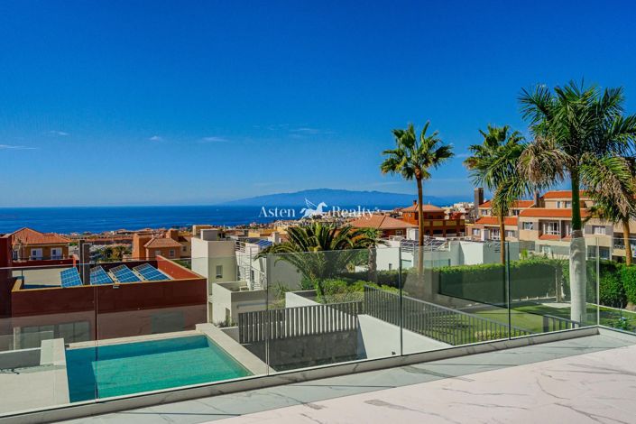 Image No.1-5 Bed Villa for sale