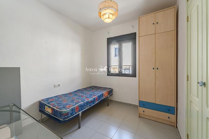 Image No.10-3 Bed House for sale