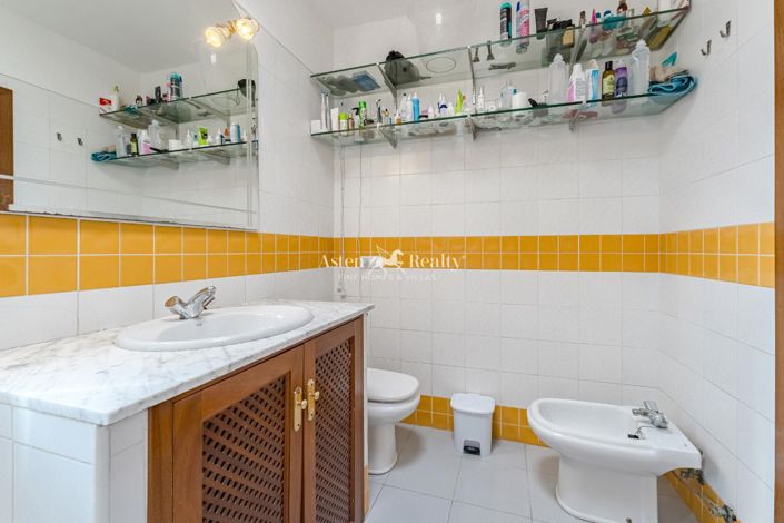 Image No.17-3 Bed House for sale